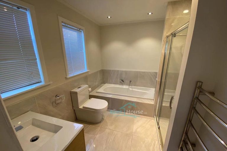 Photo of property in 78 Swanson Road, Henderson, Auckland, 0610