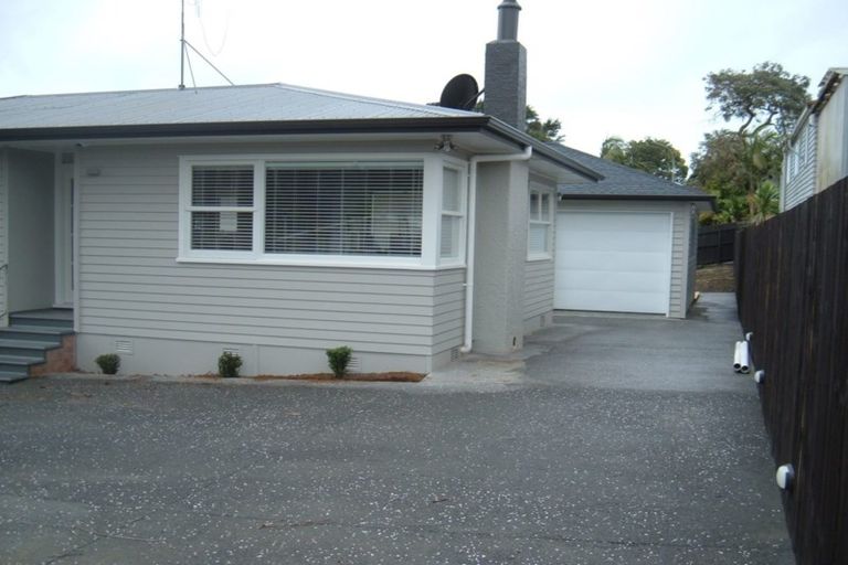 Photo of property in 17 Glendene Avenue, Glendene, Auckland, 0602
