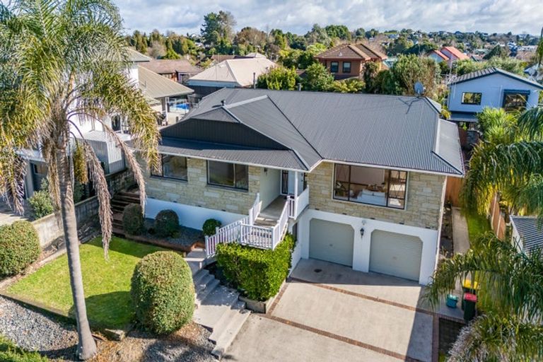 Photo of property in 21 Madill Road, St Andrews, Hamilton, 3200