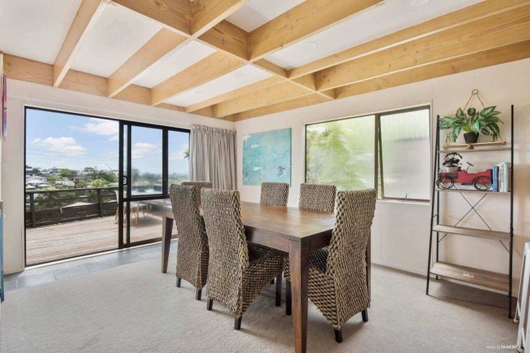 Photo of property in 1/13 Braemar Road, Castor Bay, Auckland, 0620