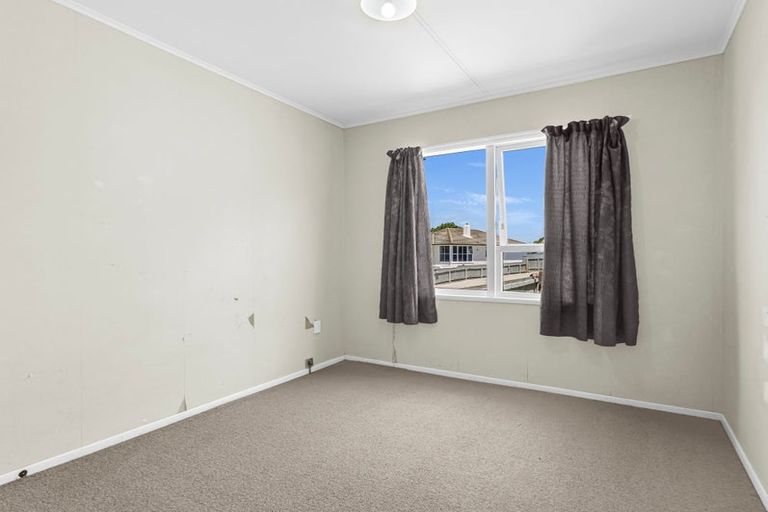 Photo of property in 12 Tasman Street, Havelock North, 4130