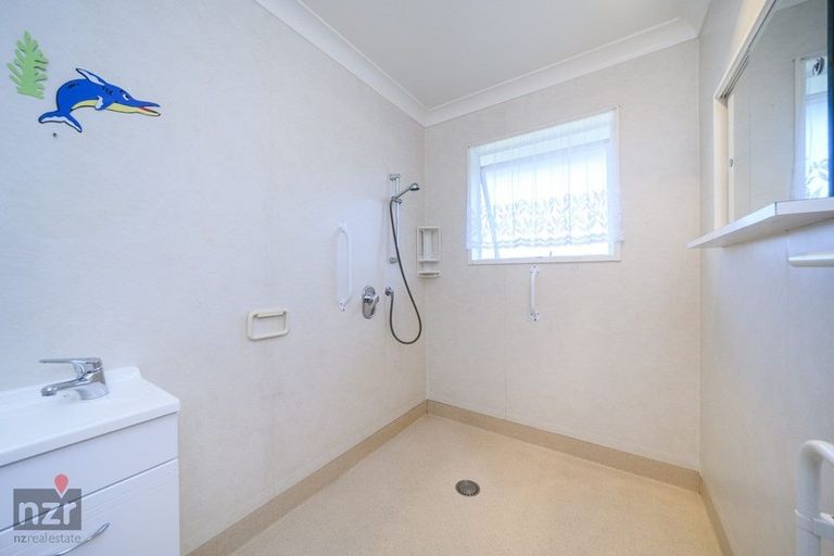 Photo of property in 21a Long Melford Road, Awapuni, Palmerston North, 4412