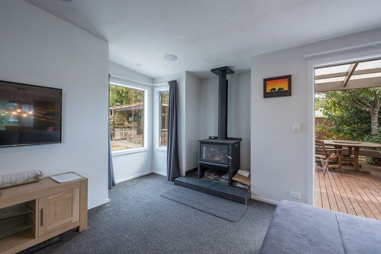 Photo of property in 1 Bird Lane, Wakefield, 7025