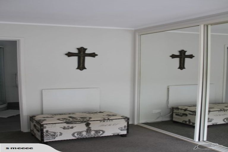 Photo of property in 43 Sharon Road, Waiake, Auckland, 0630