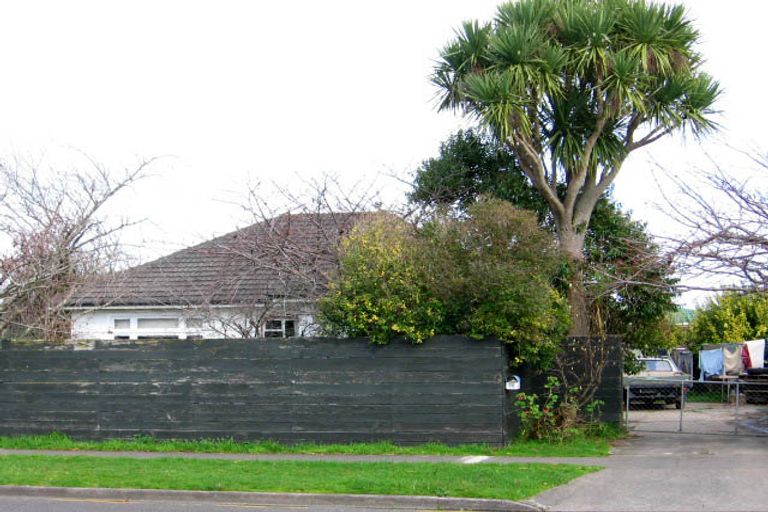 Photo of property in 76 Pitama Road, Awapuni, Palmerston North, 4412