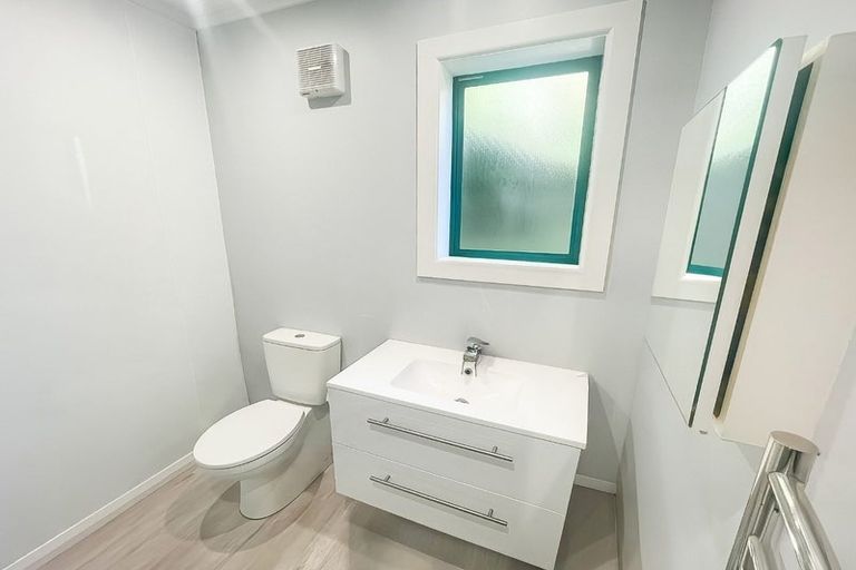 Photo of property in 82 Pembroke Road, Northland, Wellington, 6012