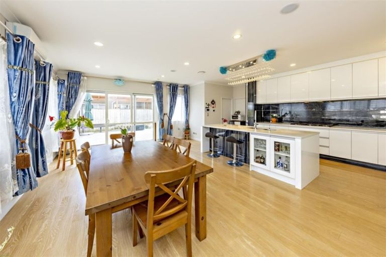 Photo of property in 16 Kerrykeel Drive, Flat Bush, Auckland, 2019
