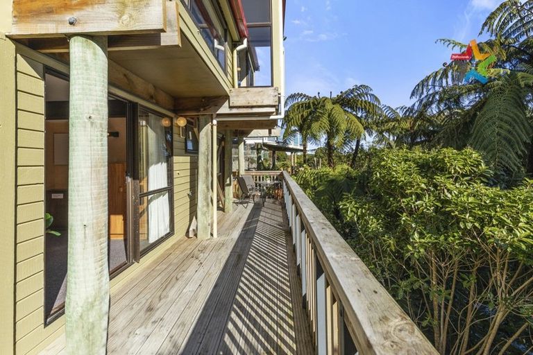 Photo of property in 25 City View Grove, Harbour View, Lower Hutt, 5010