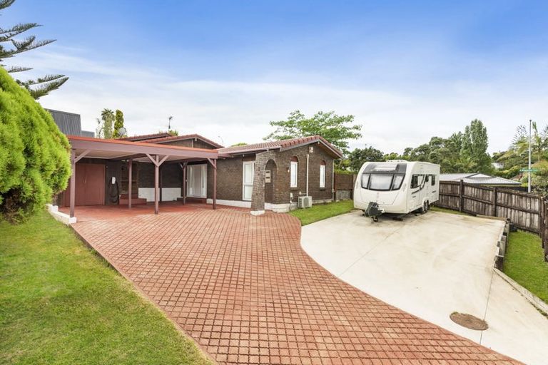 Photo of property in 103 Stapleford Crescent, Browns Bay, Auckland, 0630