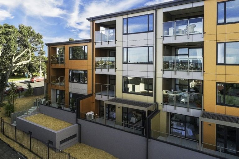 Photo of property in 1c/12 Selwyn Road, Cockle Bay, Auckland, 2014