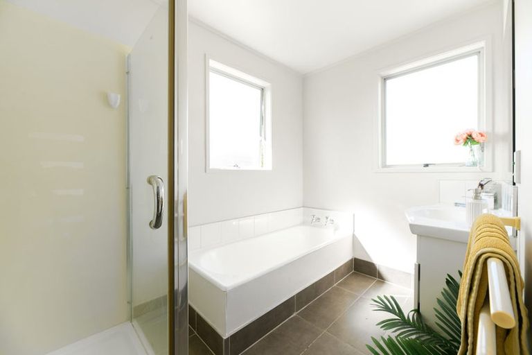 Photo of property in 17 Morriggia Place, Bayview, Auckland, 0629