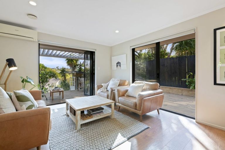 Photo of property in 21a Cliff Road, Torbay, Auckland, 0630