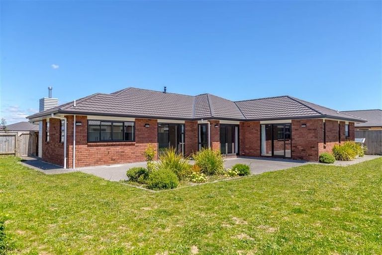 Photo of property in 11 Feist Street, Carterton, 5713