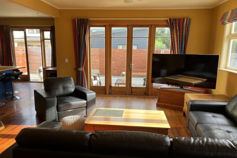 Photo of property in 55 Tauhinu Road, Miramar, Wellington, 6022