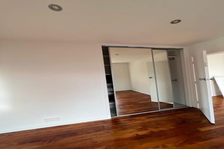 Photo of property in 2/180 Archers Road, Glenfield, Auckland, 0629