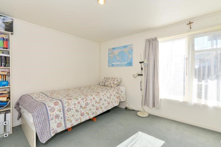 Photo of property in 18 Lavelle Road, Henderson, Auckland, 0612