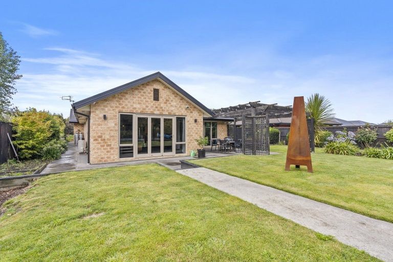 Photo of property in 19 Marlowe Place, Rolleston, 7614