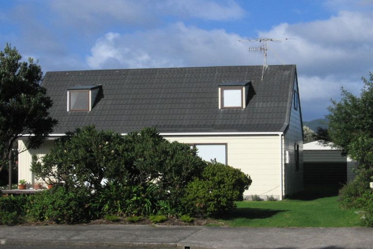 Photo of property in 130 Tutere Street, Waikanae Beach, Waikanae, 5036