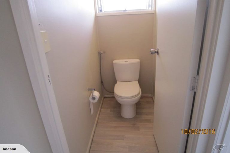 Photo of property in 42 Redwood Drive, Massey, Auckland, 0614