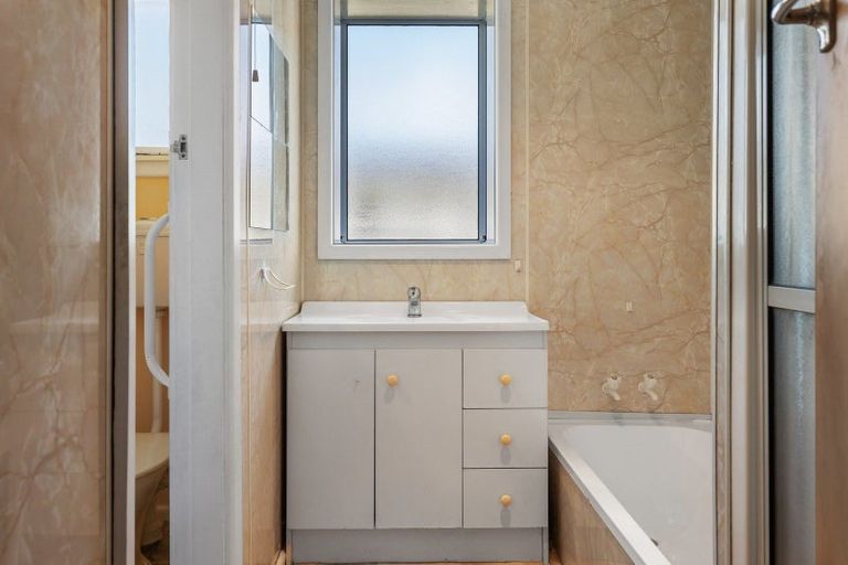 Photo of property in 13 Dunstan Crescent, Hornby, Christchurch, 8042