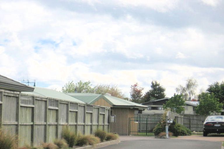 Photo of property in 28 Balmoral Drive, Hilltop, Taupo, 3330