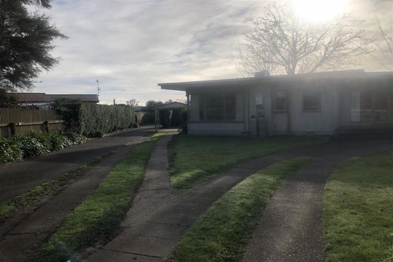 Photo of property in 16 Howard Road, Taradale, Napier, 4112