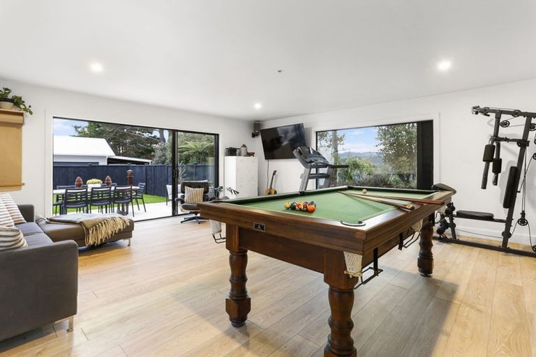 Photo of property in 156 Candia Road, Henderson Valley, Auckland, 0614