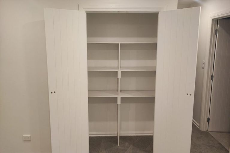 Photo of property in 2 Oakheart Way, Forrest Hill, Auckland, 0620