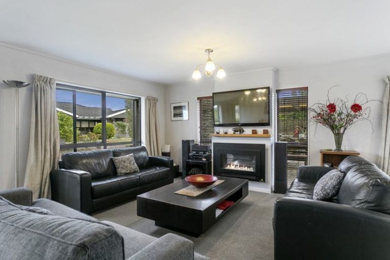 Photo of property in 83 Harvey Street, Waipahihi, Taupo, 3330