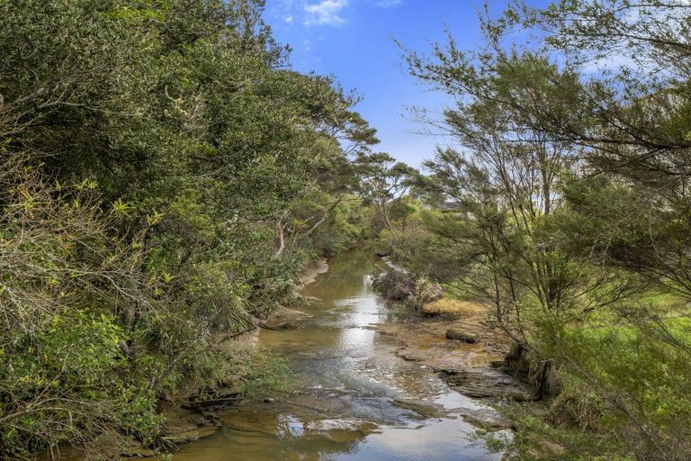 Photo of property in 20 Eaves Bush Parade, Orewa, 0931