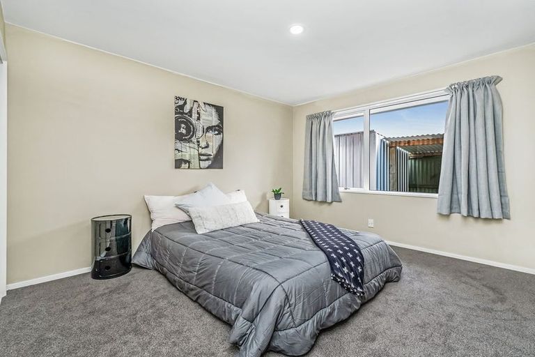Photo of property in 2/57 Cutts Road, Russley, Christchurch, 8042