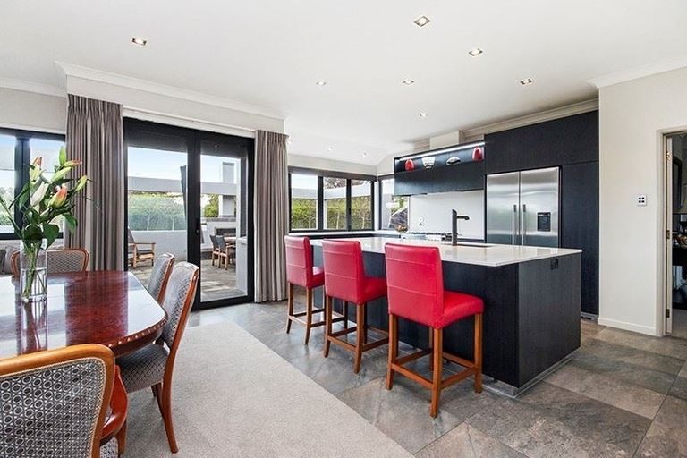 Photo of property in 5 Gleaming Place, Waiuku, 2123