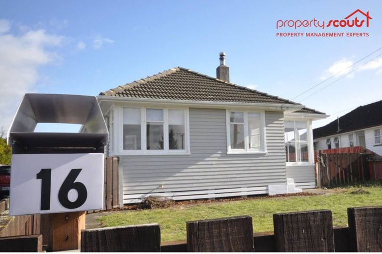 Photo of property in 16 Grant Crescent, Masterton, 5810