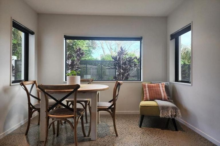 Photo of property in 1152b South Road, Oakura, 4314