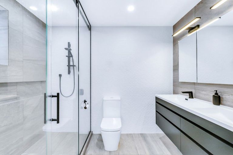 Photo of property in 51 St Michaels Avenue, Point Chevalier, Auckland, 1022