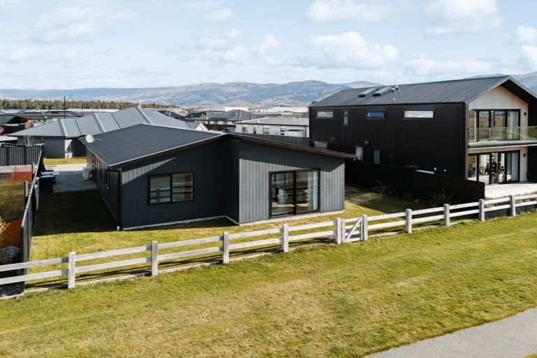 Photo of property in 11a Quigley Crescent, Cromwell, 9310