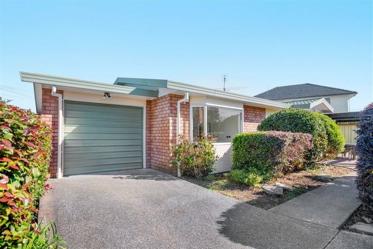 Photo of property in 1/25 Neil Avenue, Te Atatu Peninsula, Auckland, 0610