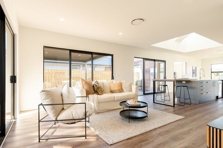 Photo of property in 6 Cam Mill Place, Rangiora, 7400