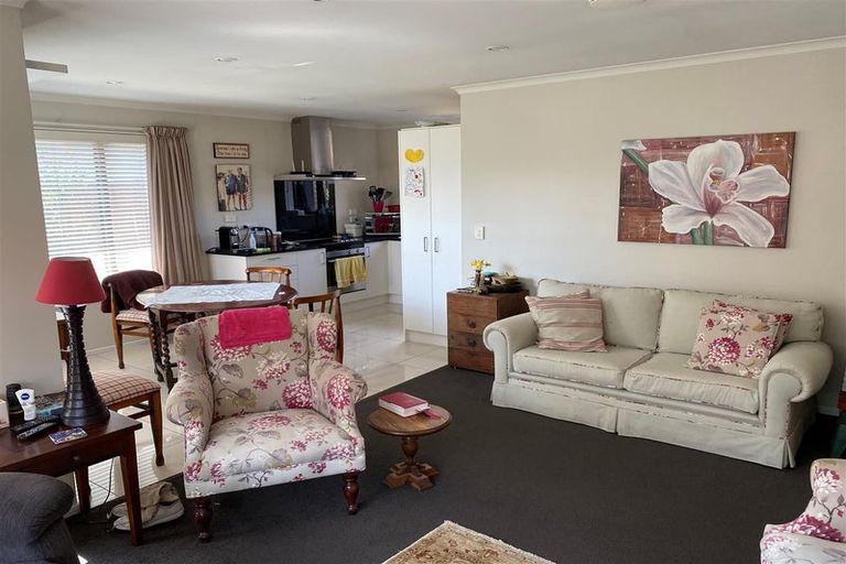 Photo of property in 2 Oakhampton Street, Hornby, Christchurch, 8042