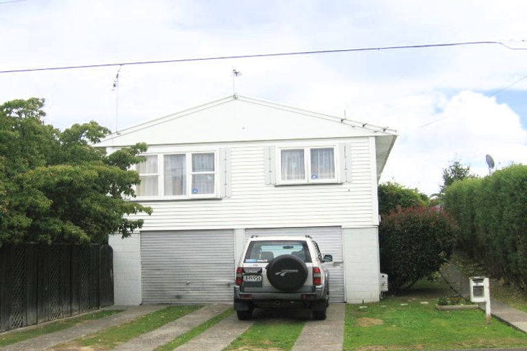 Photo of property in 16a Rosina Street, Clouston Park, Upper Hutt, 5018