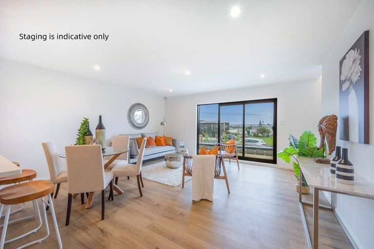 Photo of property in 4/5 Marsh Avenue, Forrest Hill, Auckland, 0620