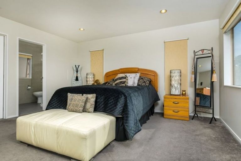 Photo of property in 30c Schnapper Rock Road, Schnapper Rock, Auckland, 0632