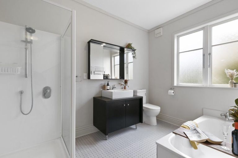 Photo of property in 66 Overtoun Terrace, Hataitai, Wellington, 6021