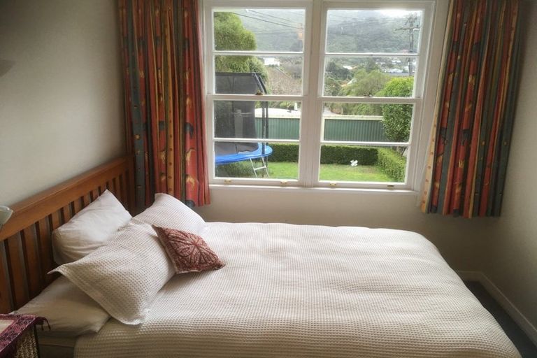 Photo of property in 17 Izard Road, Khandallah, Wellington, 6035