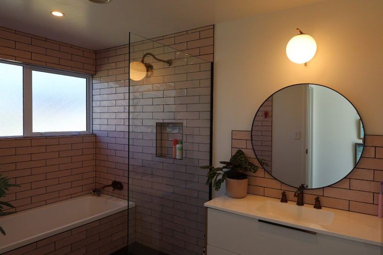 Photo of property in 66 Hamilton Drive, Wainui, Gisborne, 4010