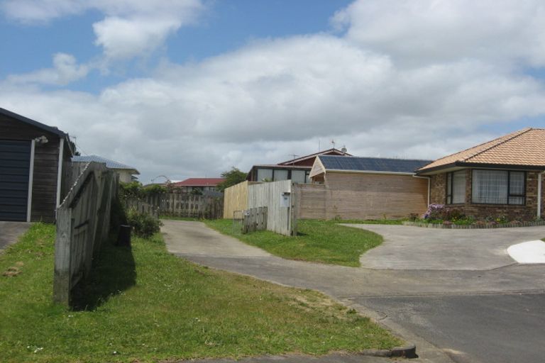 Photo of property in 12 Wai Iti Place, Clendon Park, Auckland, 2103