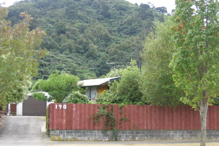 Photo of property in 190 California Drive, Totara Park, Upper Hutt, 5018