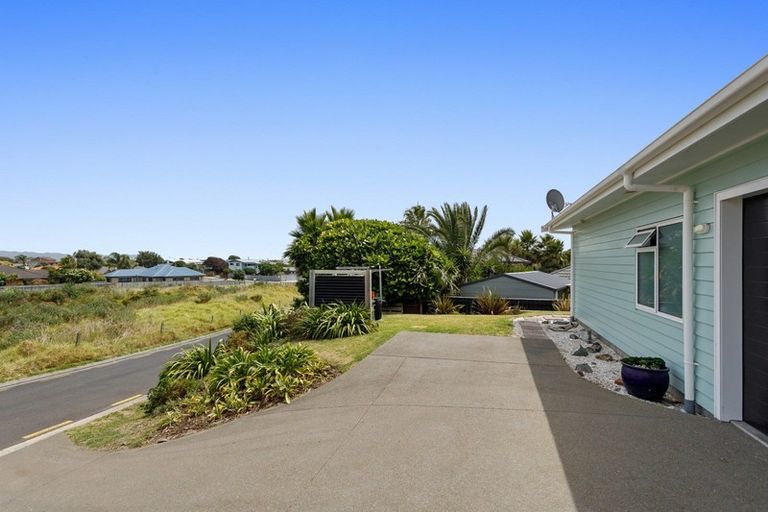 Photo of property in 32a Ohuirehe Road, Coastlands, Whakatane, 3120