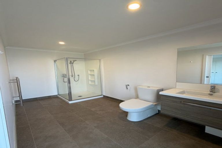 Photo of property in 94 Hobsonville Point Road, Hobsonville, Auckland, 0616