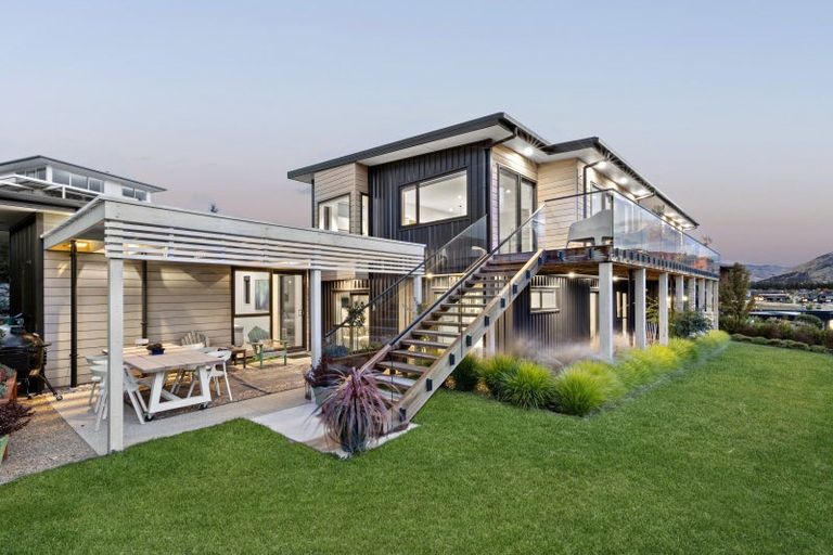 Photo of property in 9 Barclay Place, Wanaka, 9305